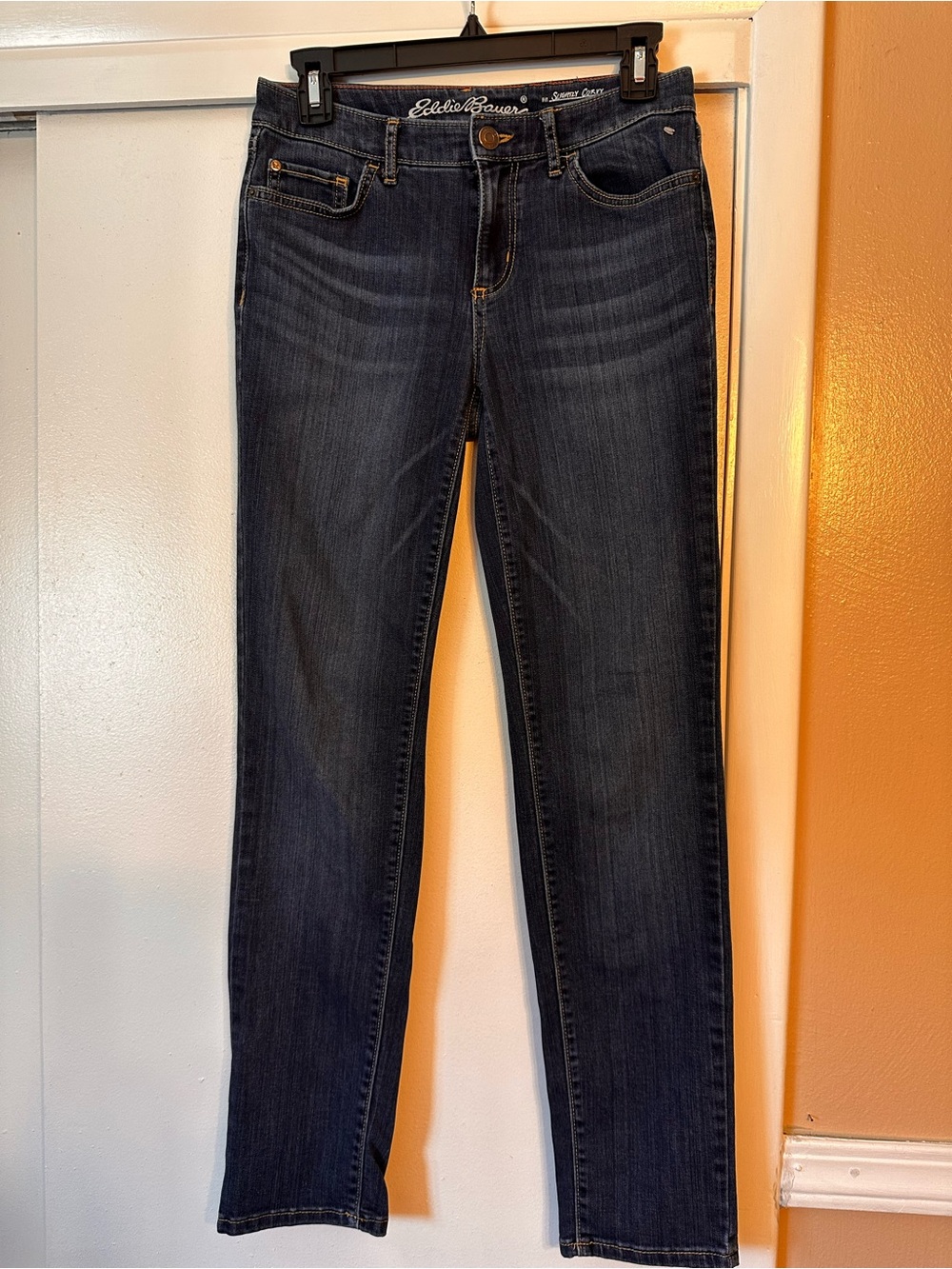 Eddie Bauer Women's Skinny Jeans in Dark Indigo Wash